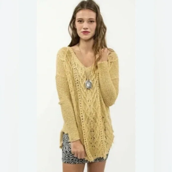 FREE PEOPLE Cross My Heart Yellow Loose Cable Knit Sweater Sz S Boho grunge fray - Picture 1 of 9